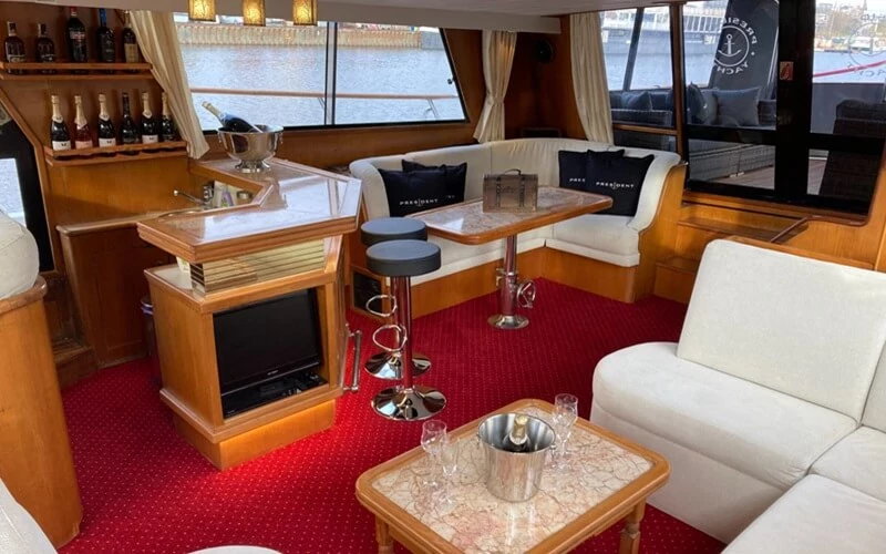 VIP yacht cruise