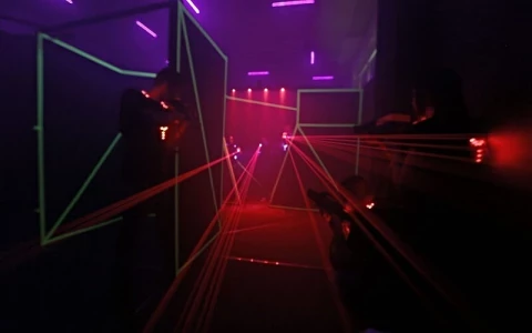 Laser game akce
